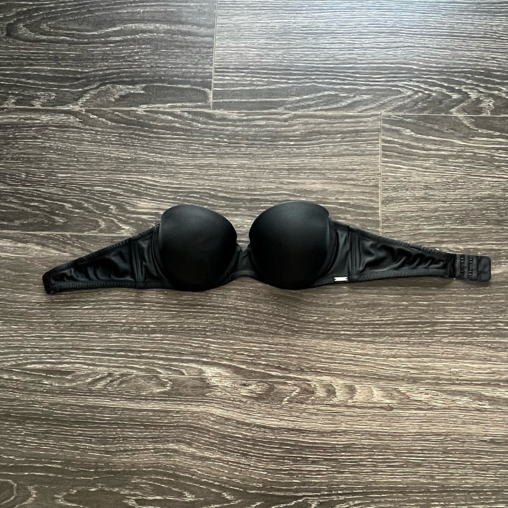 La Vie En Rose Strapless Bra